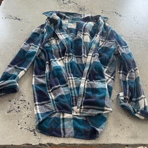 American Eagle Outfitters Blue and White Plaid Shirt